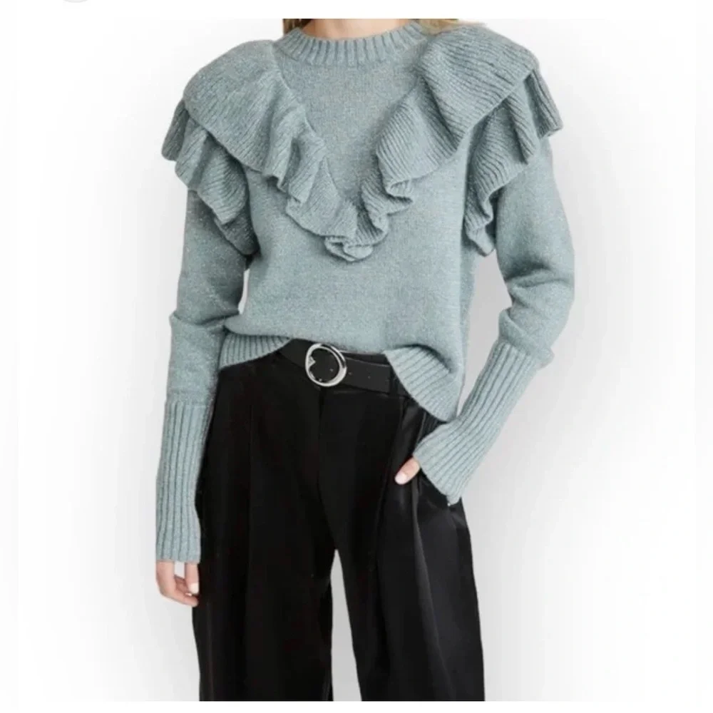 FARM RIO SILVER BLUE RUFFLE SWEATER SIZE SMALL